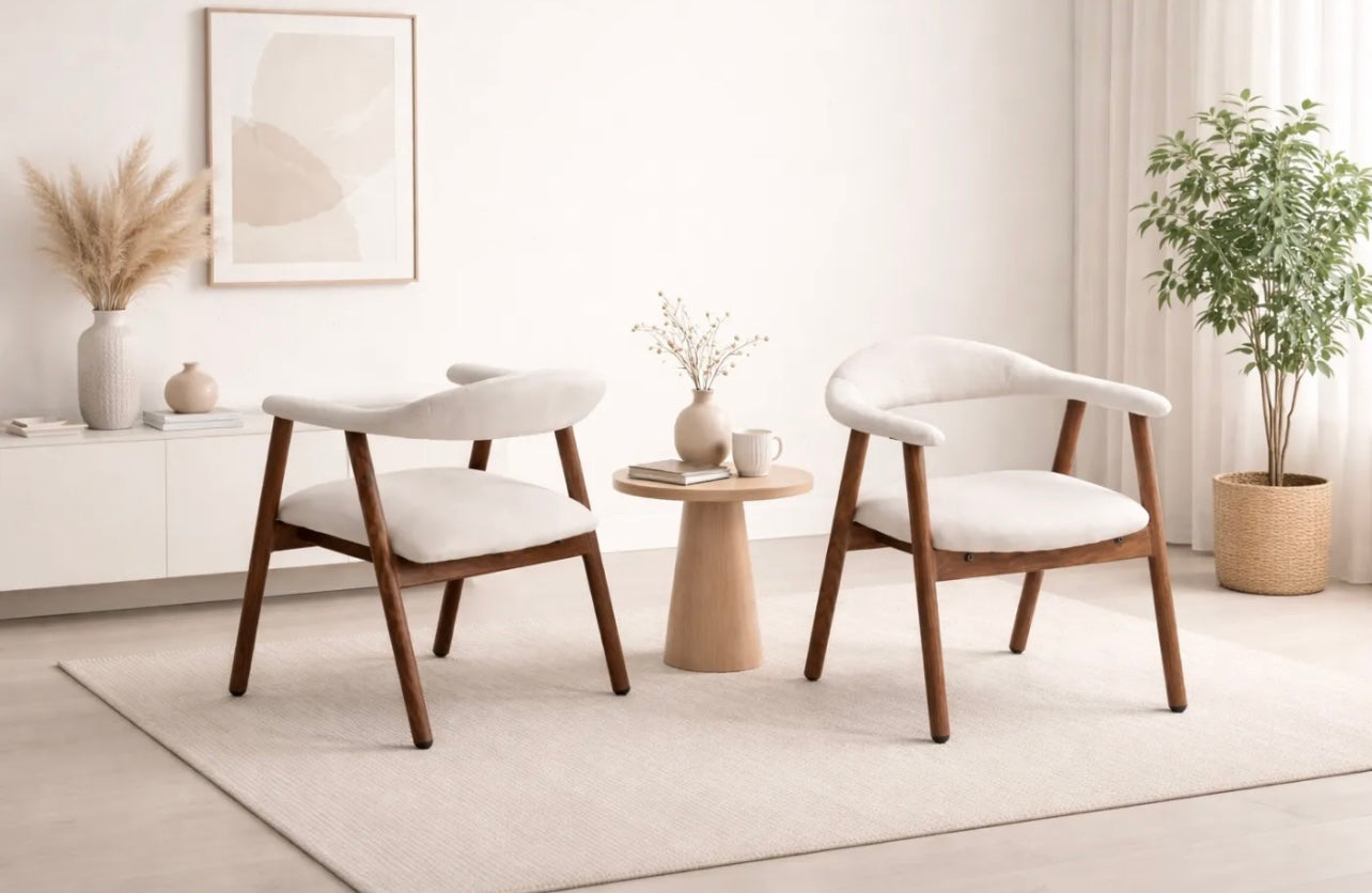 Chaise Berita – Velours Beige Anti-Tache – Accoudoirs – Design Contemporain